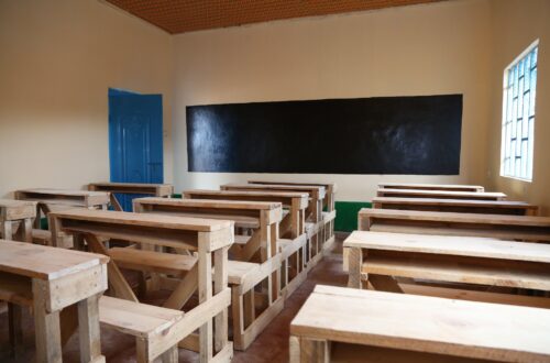 Article : Un mois après l’annonce officielle de l’ouverture des classes, les portes des établissements restent fermées en Haïti